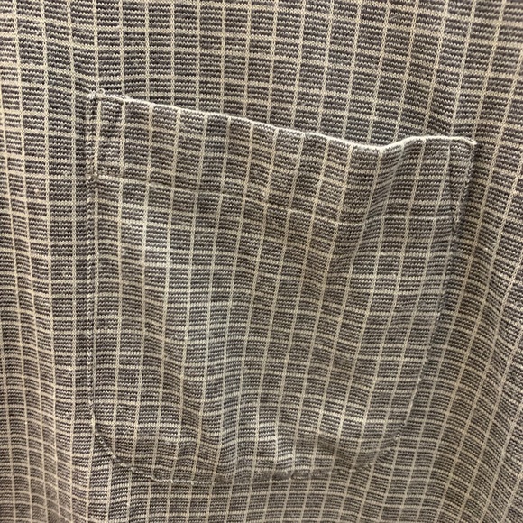 Vintage Van Heusen Tan Collared Shirt - Picture 5 of 10